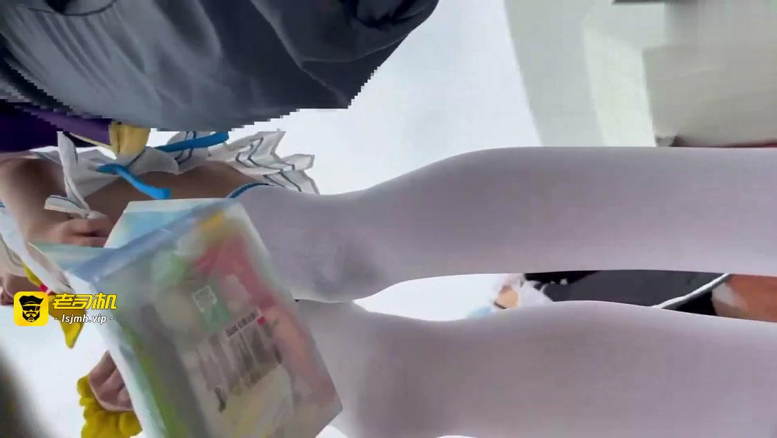 【抄底】收藏级COS蕾姆极品颜值窄内翘臀潜入女厕CD 预览截图 9
