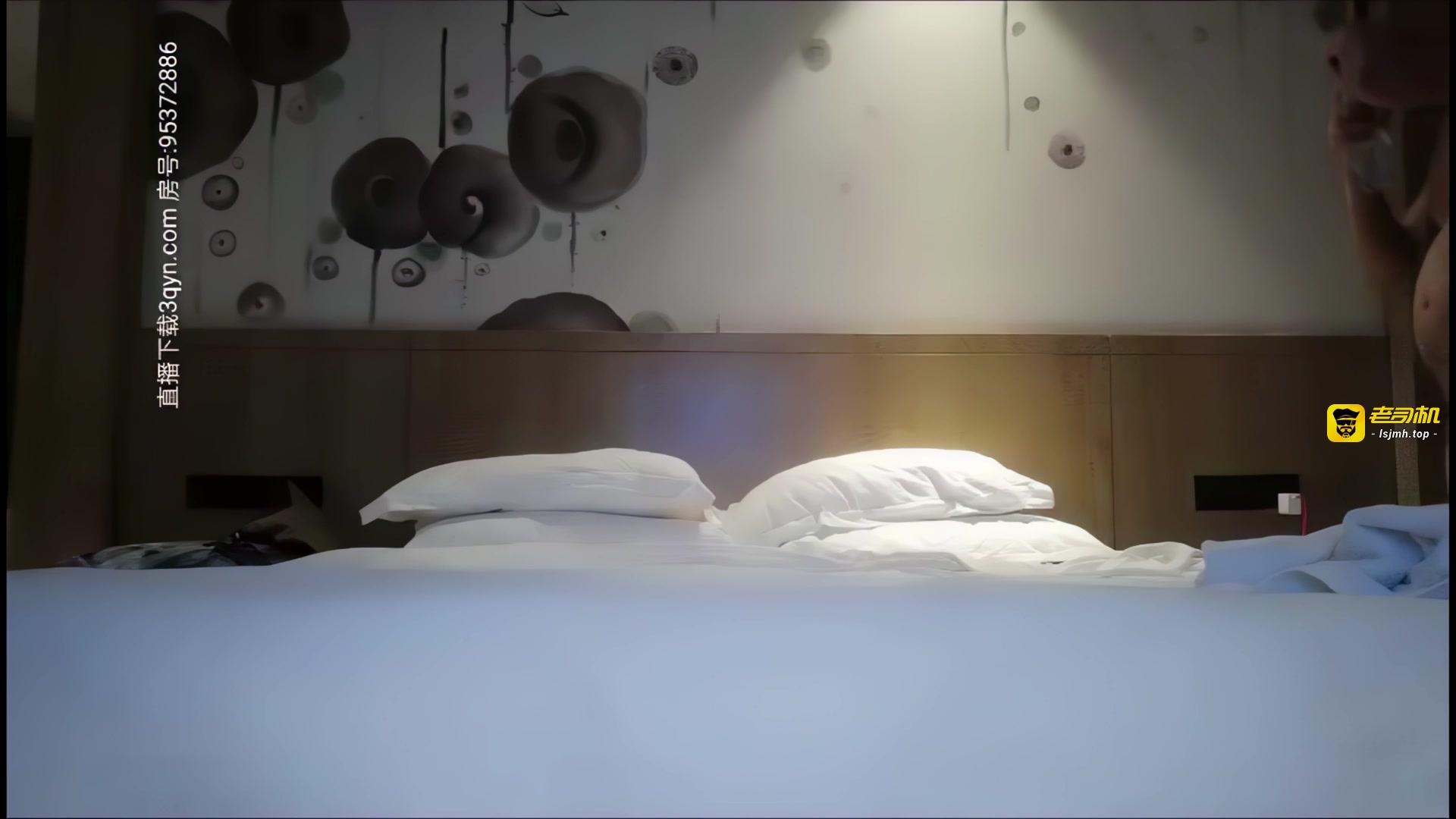 【小宝寻花】经典作之露奶连体网袜妹 气质很好颜值高性感情趣玩足交 预览截图 3