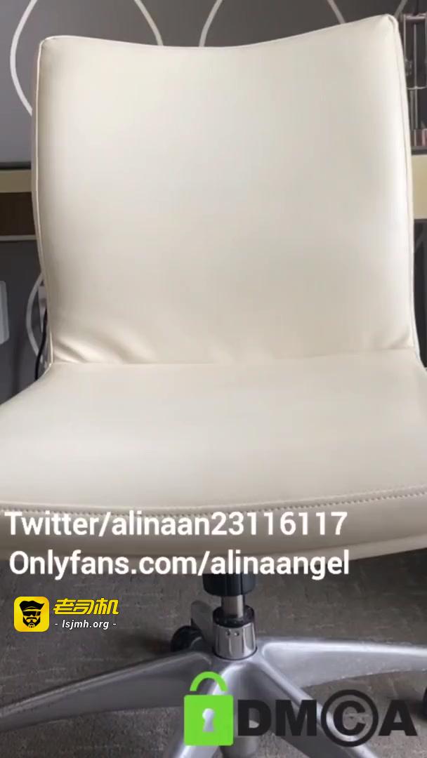 Alina Angel - 伊拉克荡妇用假阳具满足自己的旺盛性欲 预览截图 2
