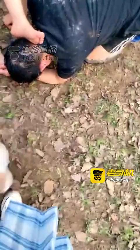 茹雪调教:艾米莉 奴下奴 多奴群调 女同学在户外被多人羞辱 预览截图 10