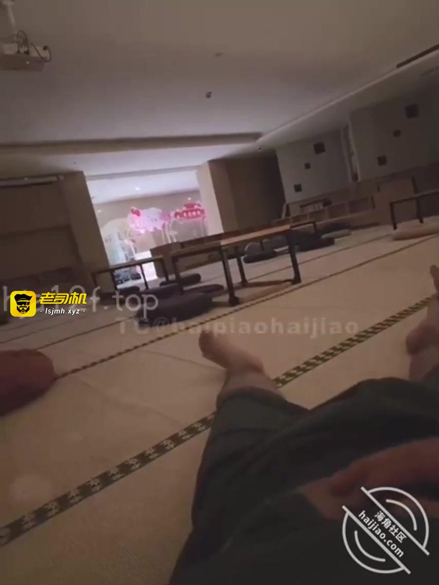 兄妹乱伦带妹妹来洗浴中心跟妹妹做爱玩水晶珠 预览截图 1