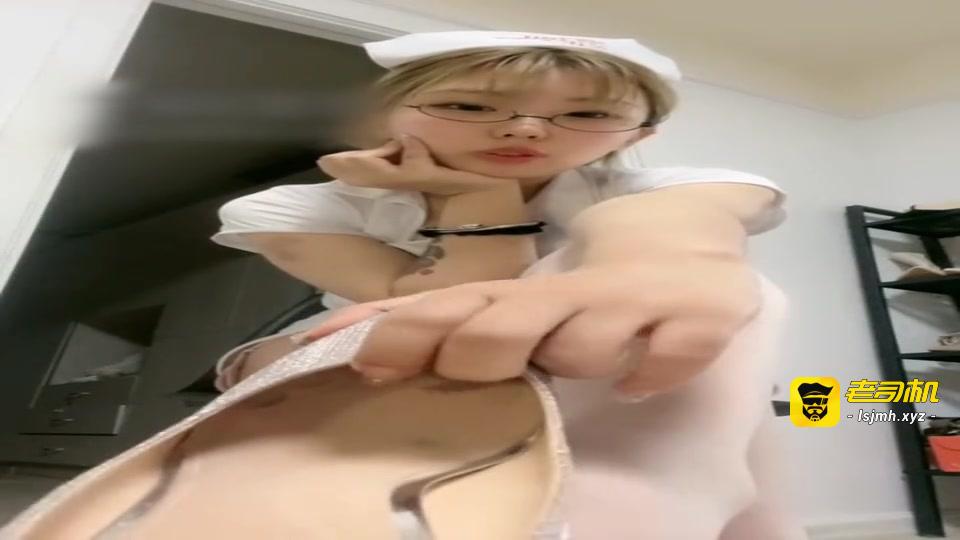 护士制服白丝高跟美女淫语调教主人的鞋子什么味道 预览截图 12
