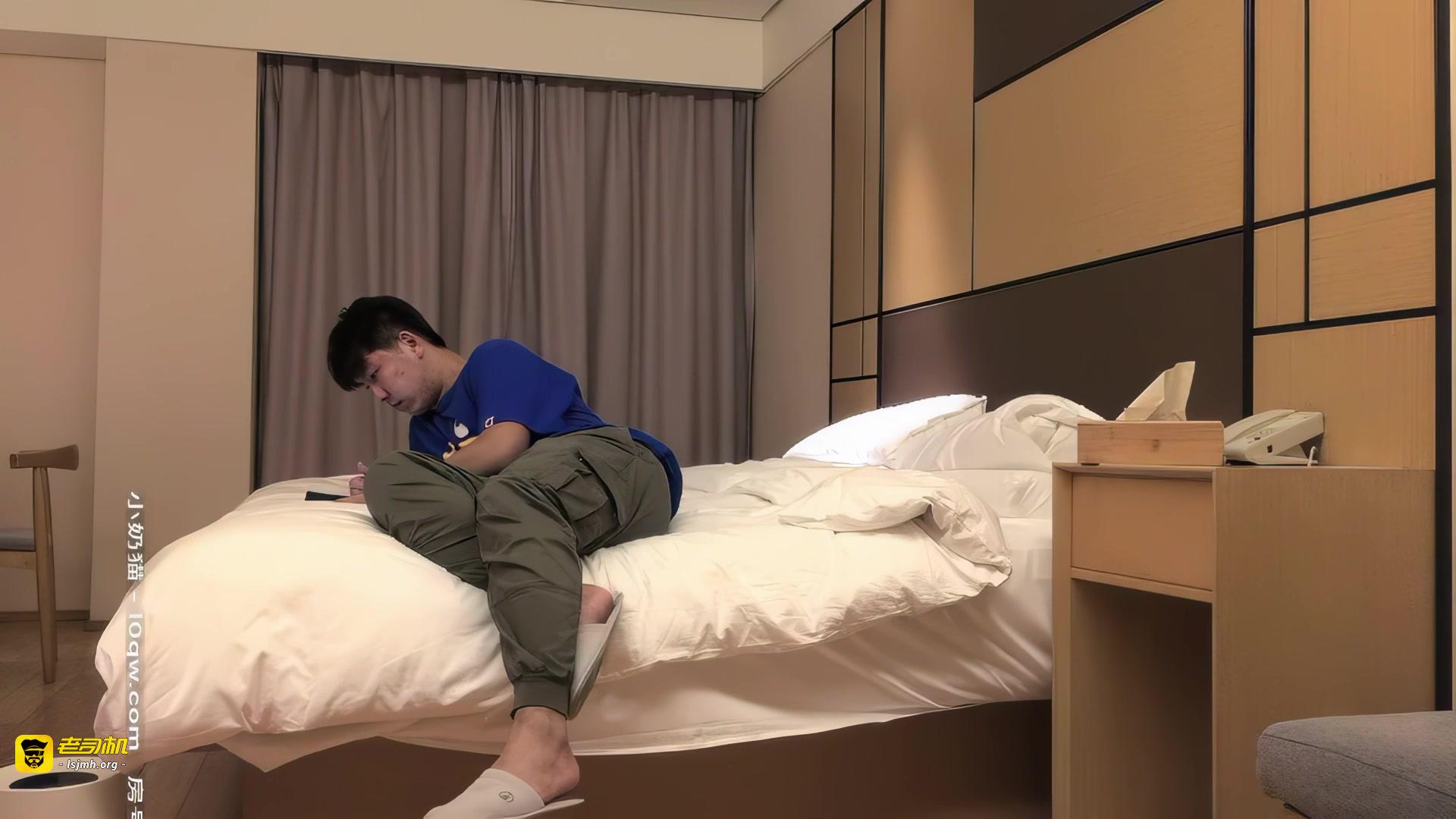 【小宝寻花】约了个颜真不错妹子啪啪,口交舔弄骑乘后入抽插大力勐操 预览截图 3