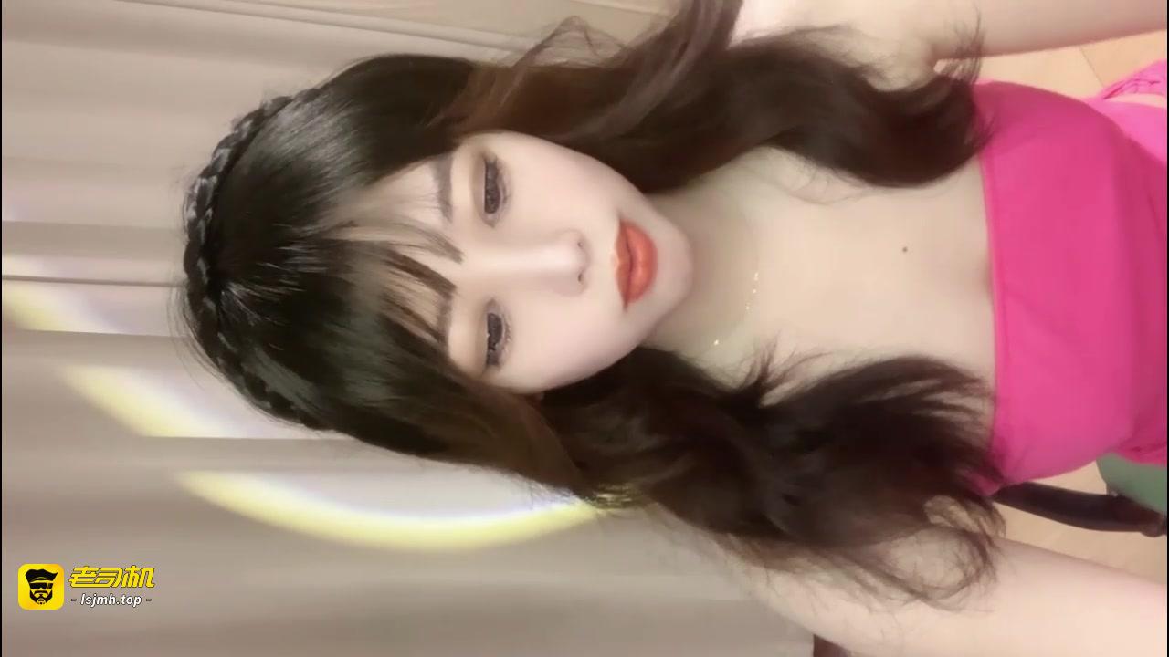 美女小姐姐,粉色包臀裙,脱掉内裤多毛骚逼,特写小穴好湿流白浆 预览截图 5