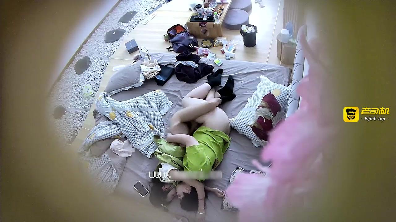 2-(上)学生情侣极品校花女友生理期也不想放过扒开就开操不能把房钱浪费了 预览截图 11
