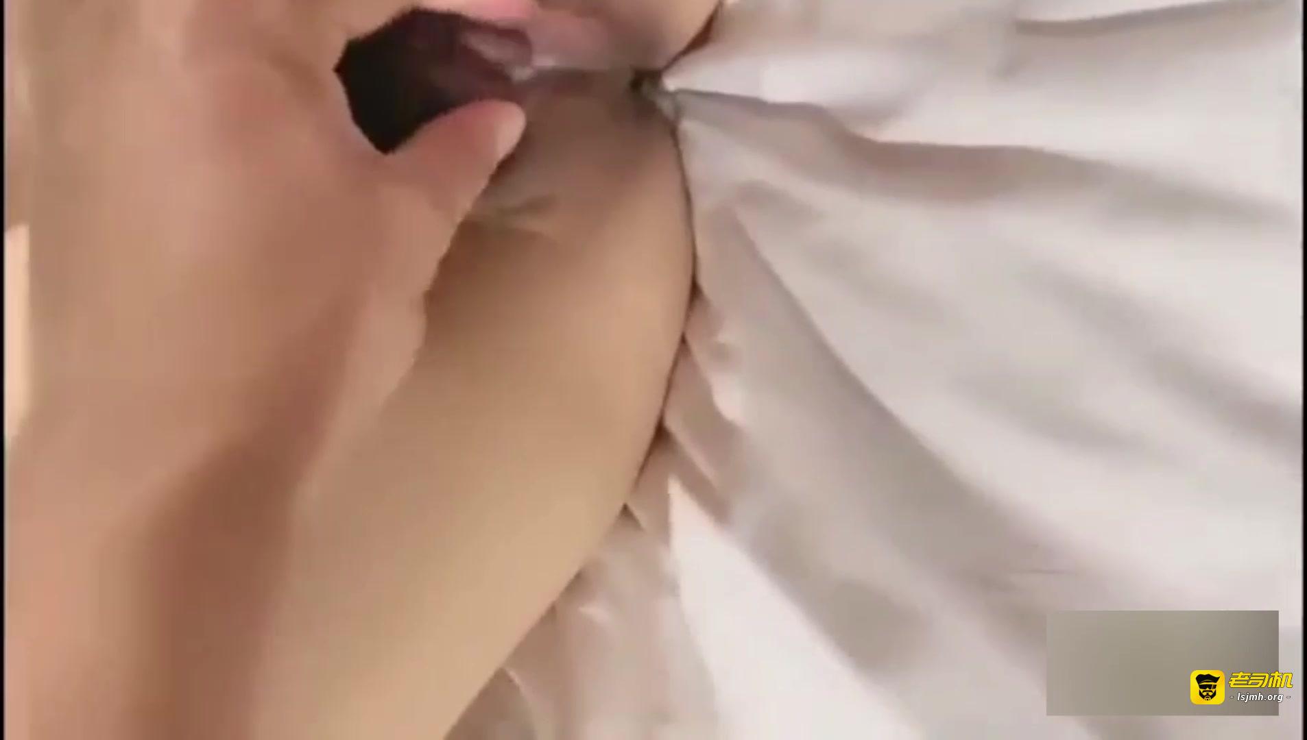 小姨子偷情姐夫姐姐打电话过来姐夫猛操差点被姐姐发现2/3 预览截图 2