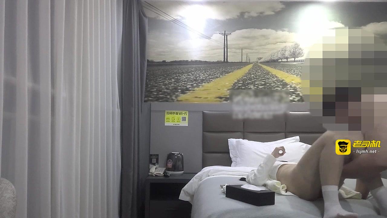 胖爷的奇妙之旅-第六期《肉丝白袜白色毛衣》 预览截图 1