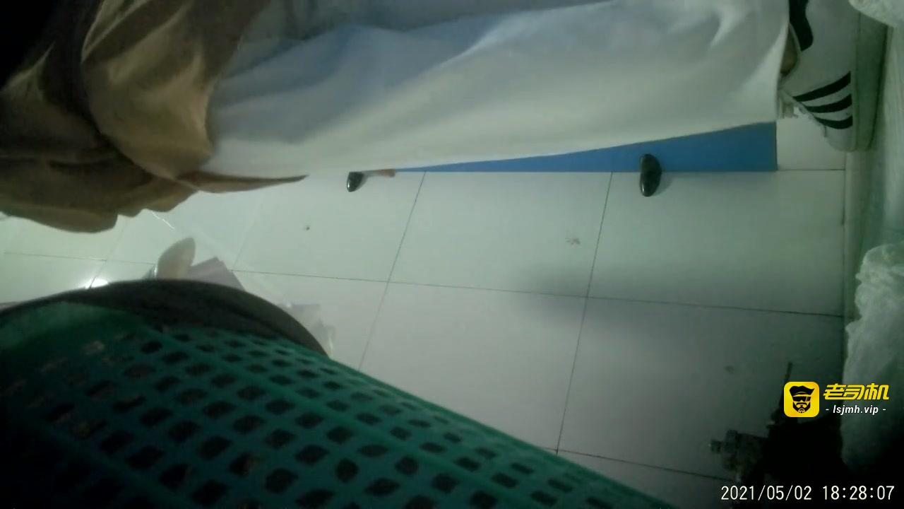 大神厕拍 绝版资源 屎+尿+鲍鱼 任你吃(15) 预览截图 6