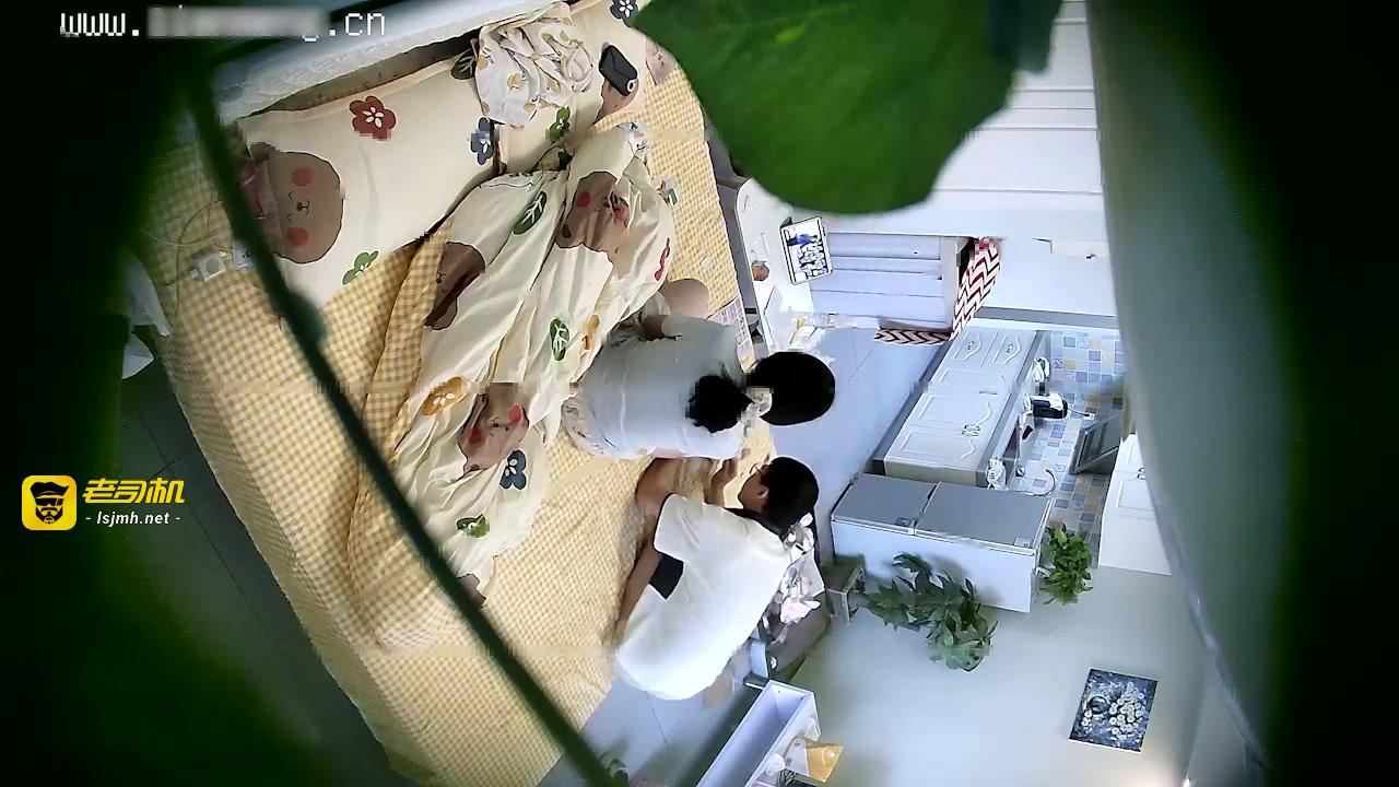 1-(中)极品可爱学生妹,暑假前和男友开房,亮点两个人开闪光灯小时 预览截图 3