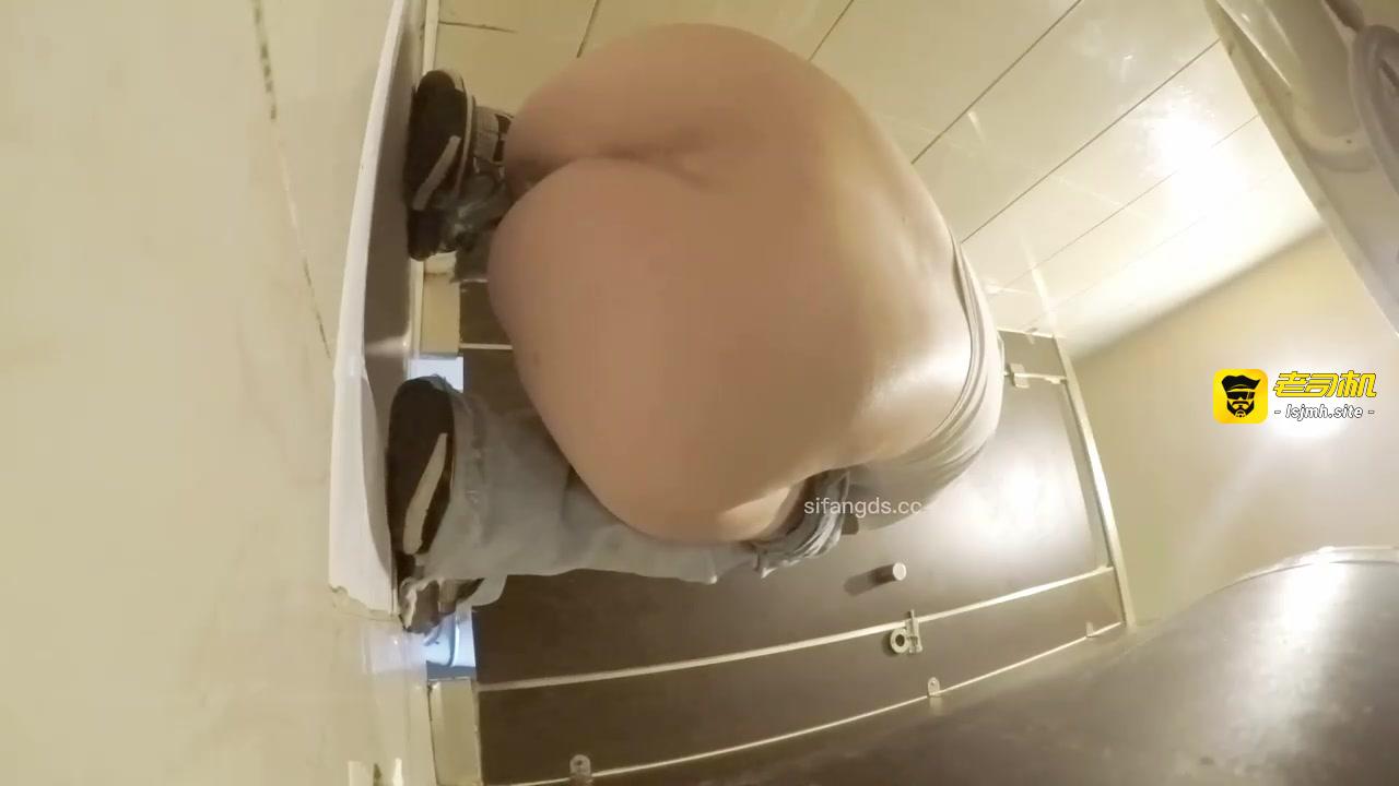 叉裙美女的奇芭内裤难道要用手接尿 预览截图 10