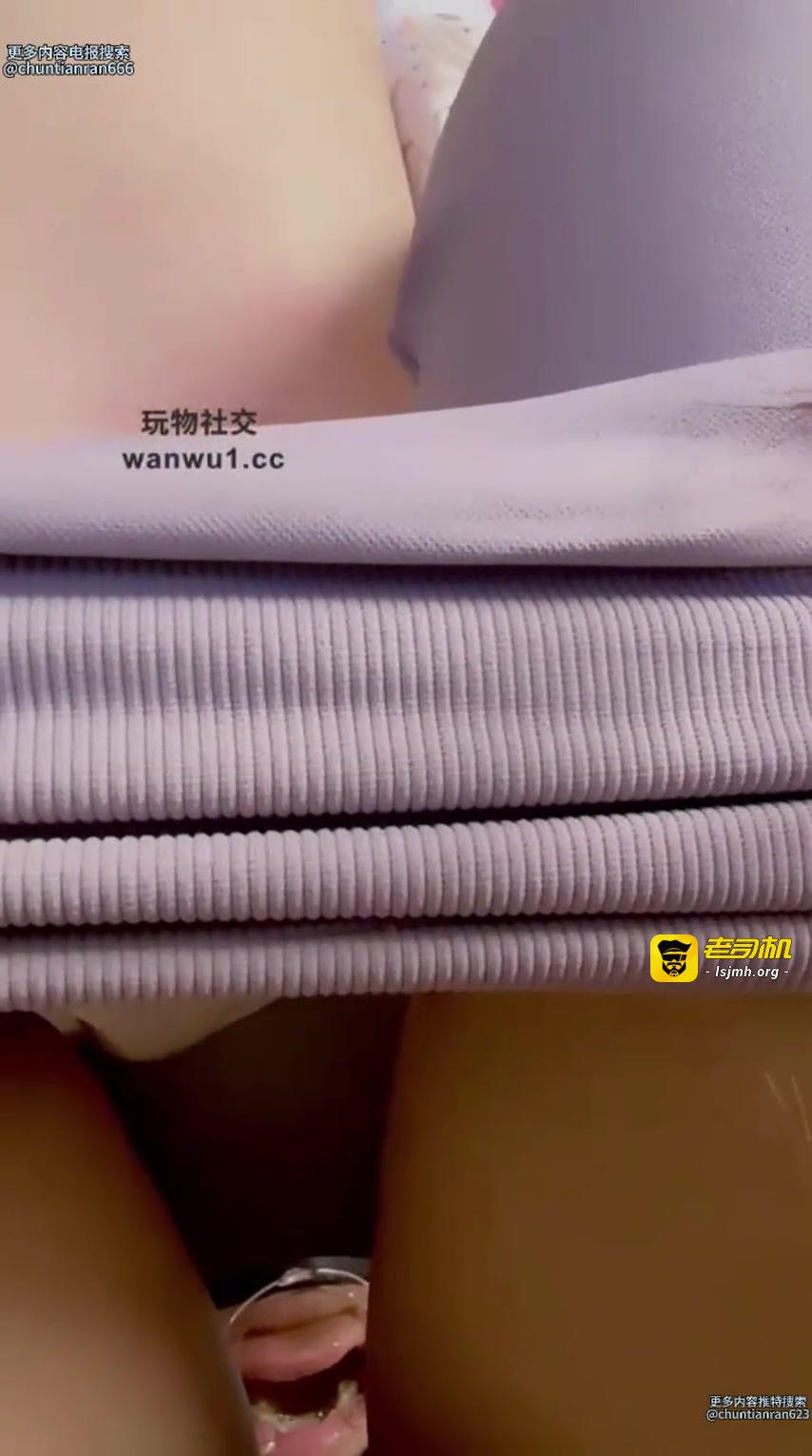 瑜伽裤美腿性感女神调教诱惑男奴踩脸舔脚舔逼 预览截图 7