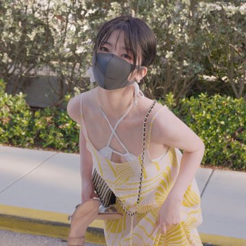 玩偶姐姐 又名hongkongdoll，2020年下半年下海，出道即巅峰，就仅仅第三部作品就拍出了自己的风格招牌“纯欲风”，可见玩偶姐姐有多么会俘获男人的心，作为顶级AV也是独领风骚，夏日风情、海岛生活、角色扮演、丝袜诱惑、反差萝莉迷你小短裙、什么姿势都能让你意犹未尽，快点加入吧~