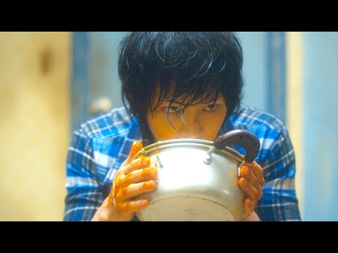 女孩捡到一个少年，不会说话食量惊人，发怒还能挡子弹！《狼少年》 视频封面