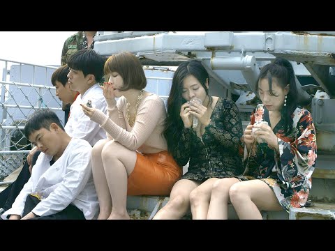 游轮飘上万米高空，恶霸们控制了整条船，开始为所欲为！《人间，空间，时间和人》 视频封面