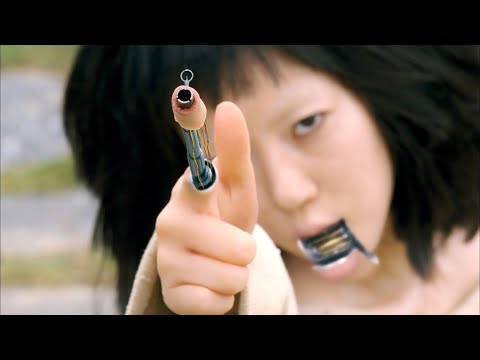 女孩坚信自己是机器人，每天舔电池充电，一伸手就能变成机枪！《机器人之恋》 视频封面