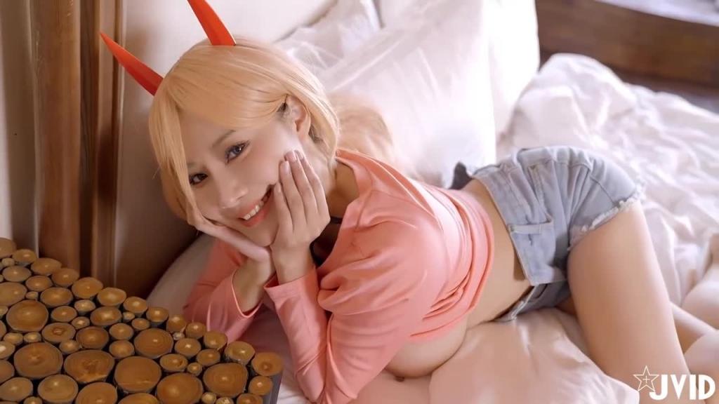 【JVID】跪下吧!人类!豪乳魔女帕瓦の电锯人名场面真人版 预览截图 2