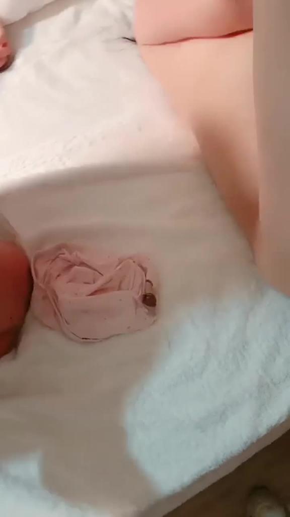 破处超级稚嫩学生妹拖妈咪找人买初夜 预览截图 9