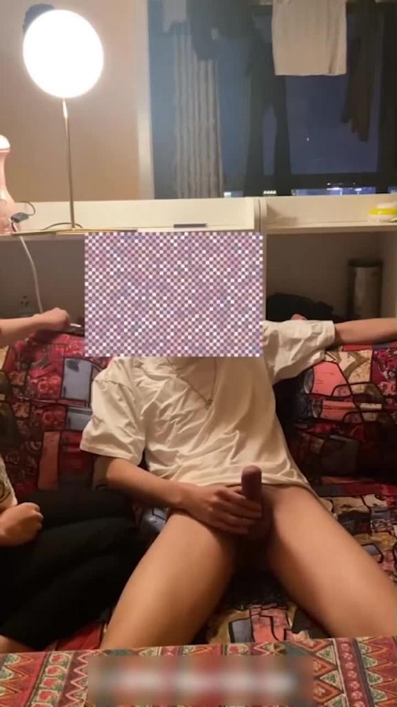 91小马哥调教大二学妹挑战在楼道上打炮 惊险又刺激完美露脸 预览截图 1