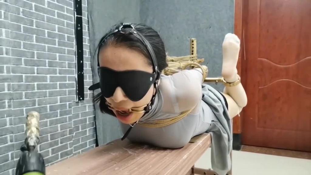 捆绑窒息SM炮机插穴 预览截图 9