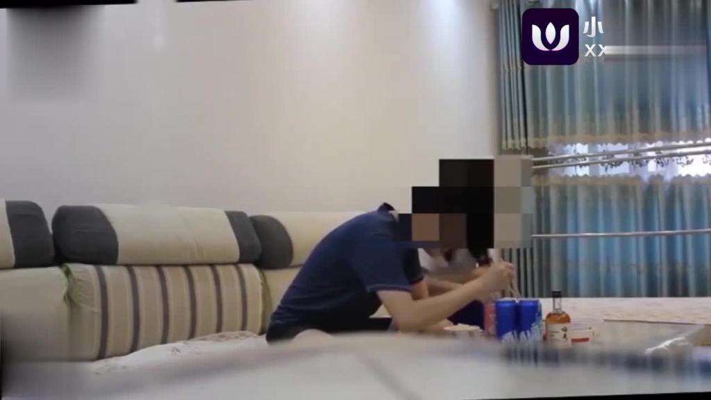 真实乱伦破处高中小侄女潘晓雅 预览截图 2