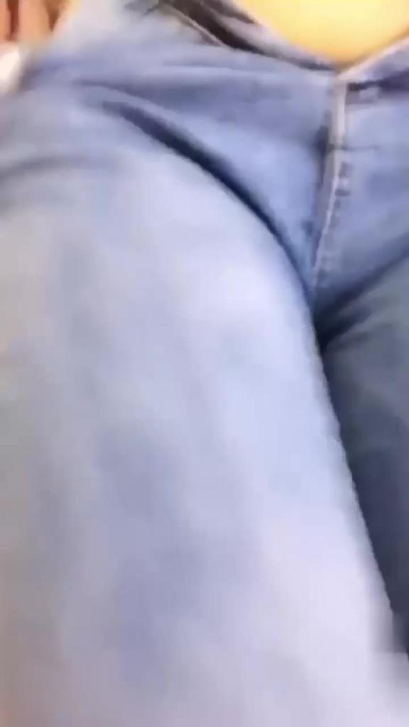 表哥诱骗清纯双马尾高中萝莉表妹下海赚快钱 终于全脱了让我艹上了 预览截图 7