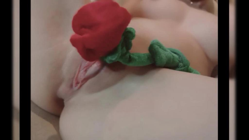 【重金收藏】网红@知一妹妹 最粉嫩BB~乳环阴环重口~ 预览截图 3
