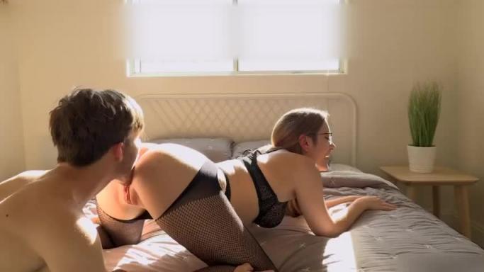 妈妈不在家，又可以和哥哥乱伦 预览截图 2