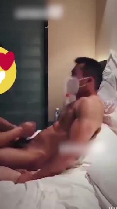 技术超好TS拿出绝活 强壮勐男一直呻吟 预览截图 3