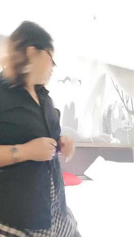 酒店开房和岳母乱伦大屁股熟女老骚货饥渴不要不要的大屌勐插直接内射骚逼 预览截图 12