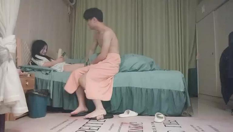 【约炮小萝莉】约处女小妹妹一碗麻辣烫成功拿下,小妹妹长得可清纯了 预览截图 10