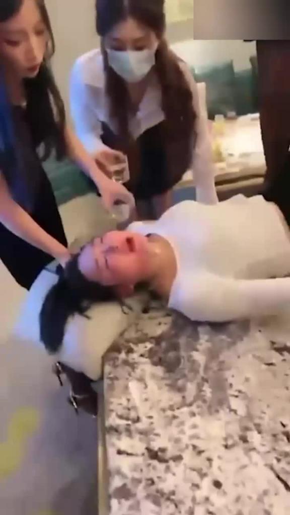 【八月热门】捡尸技师骚脚空姐网红擦边萝莉少妇 预览截图 6