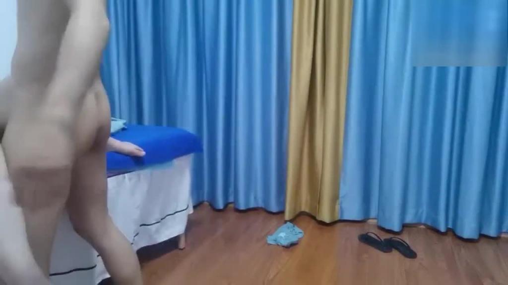 【真实女子SPA】少妇老公没想到按摩的是男技师,被挑逗大声嗷嗷叫被老公听到,老婆你怎么了还叫上了,老公我没事,腰好多了 预览截图 7