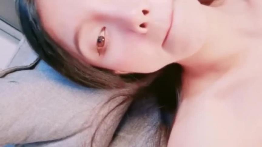 【近距离享受粉穴】粉嫩女主播自慰喷水大秀 预览截图 10