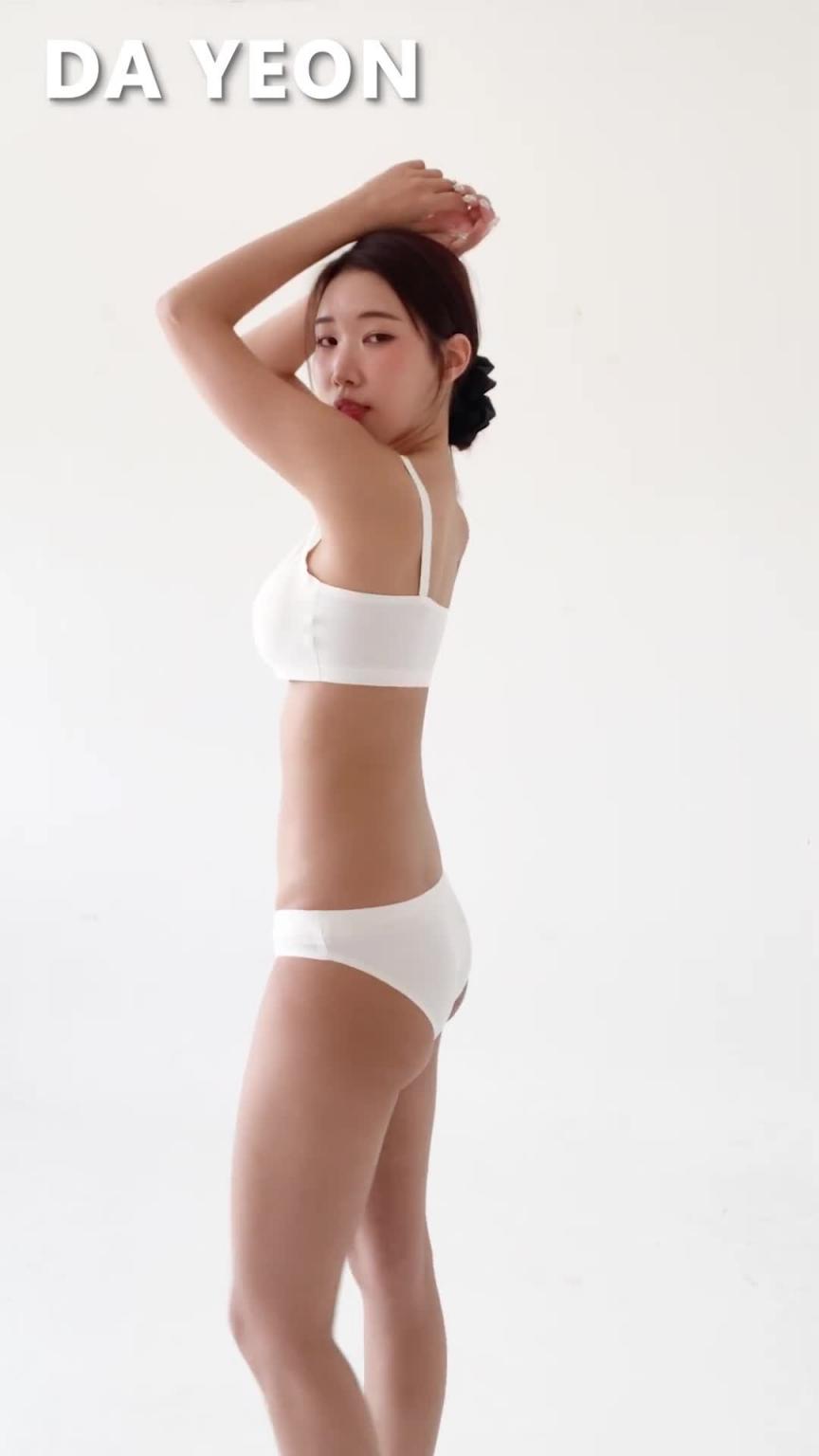 还以为天使下来了呢…张嘴的多妍模特的白色内衣Lookbook拍摄现场lovely underwear outfit❤ 预览截图 7