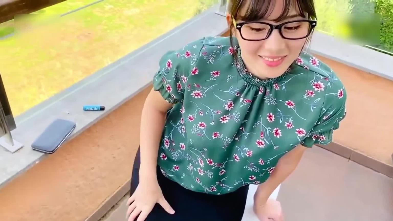 【眼镜美女】神似深田老师的御姐美女 女上位无套输出 内射 预览截图 4