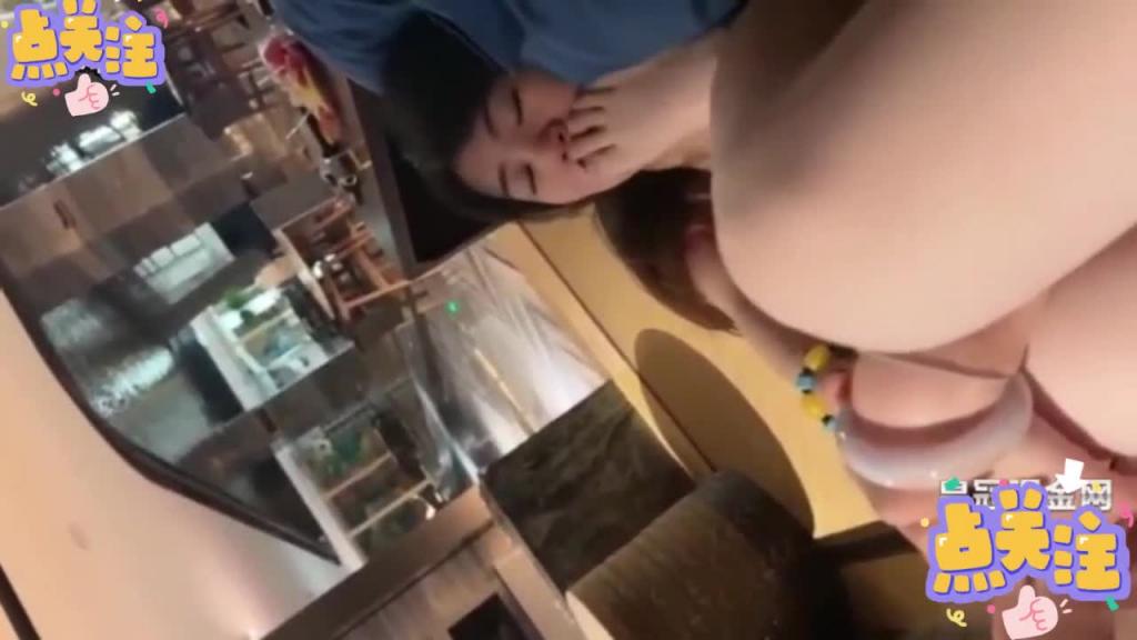 女同洗浴中心调教学生母狗 预览截图 1