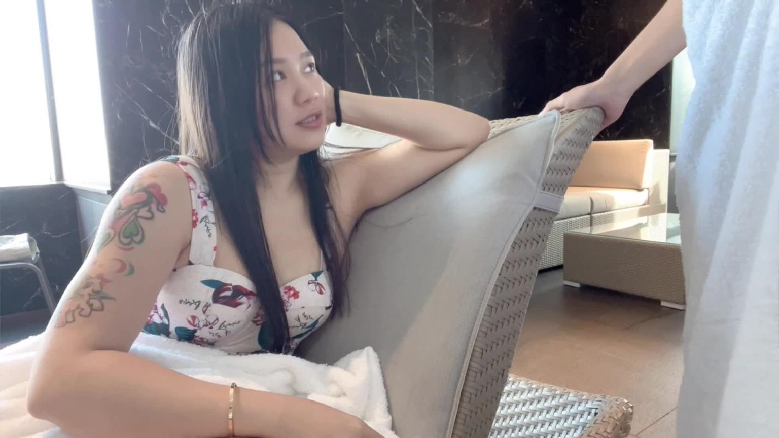 swag daisybaby 我搭讪一个超级火辣的游泳女孩，不用安全套操她，然后射脸—DaisybabyTW 预览截图 1