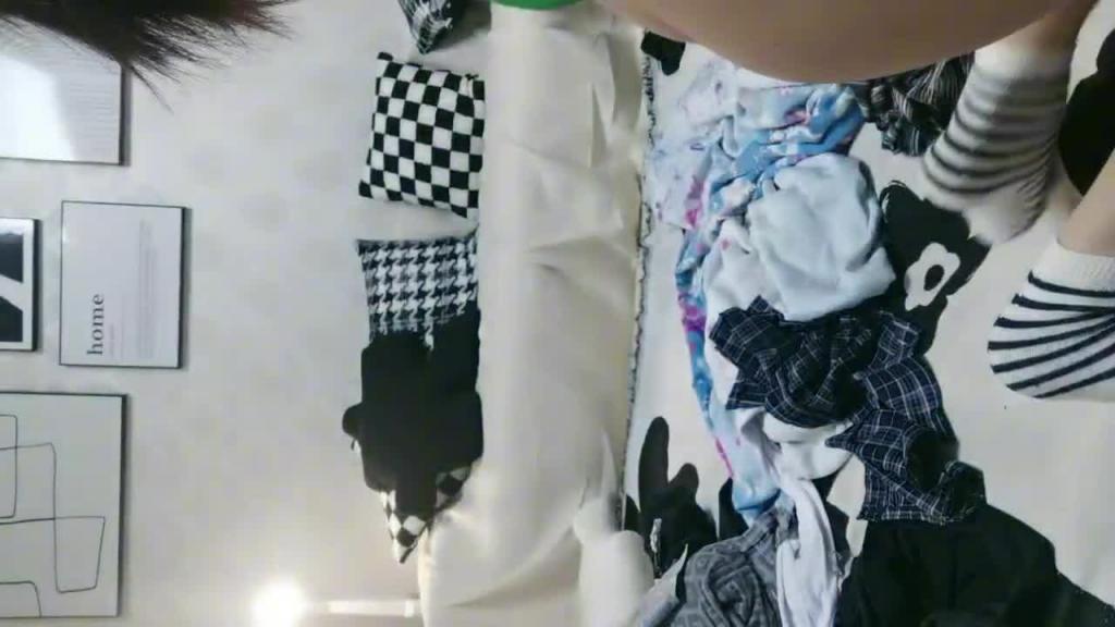 【极品学妹】19岁极品学生妹JK装自慰福利 预览截图 12