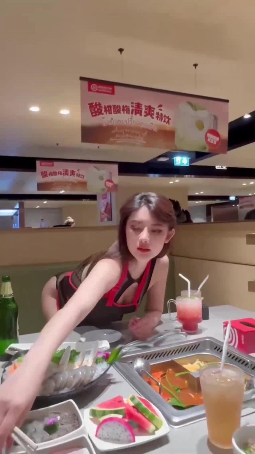 极品浪货 到哪都忍不住露出卖骚. 预览截图 11