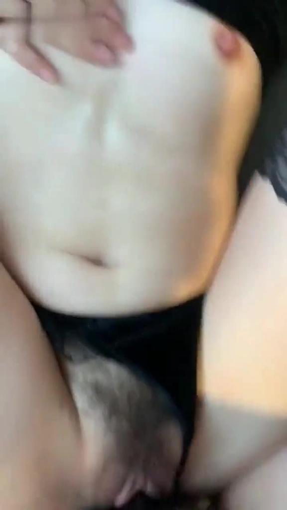 爆操偷情小母狗 预览截图 1