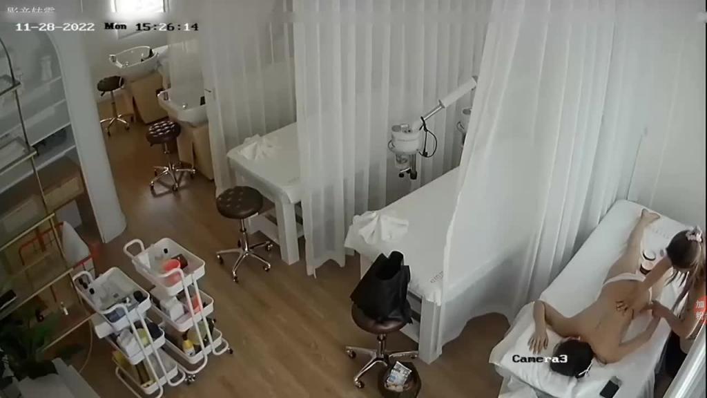 【高清监控】高端美容院,极品小姐姐完美身材展示! 预览截图 3