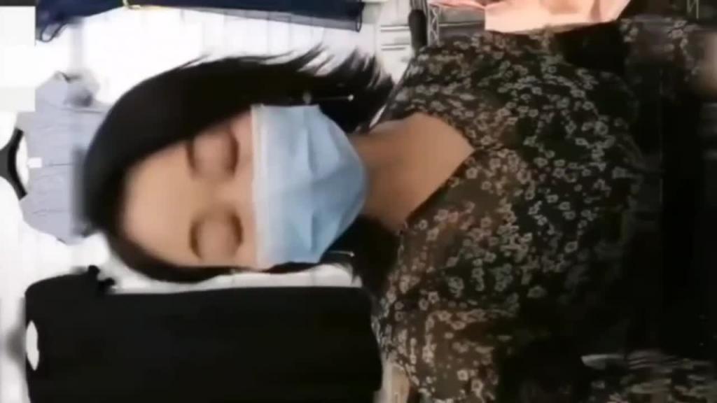 健身老板娘超级性感大屁股,自慰喷水让你喝 预览截图 1
