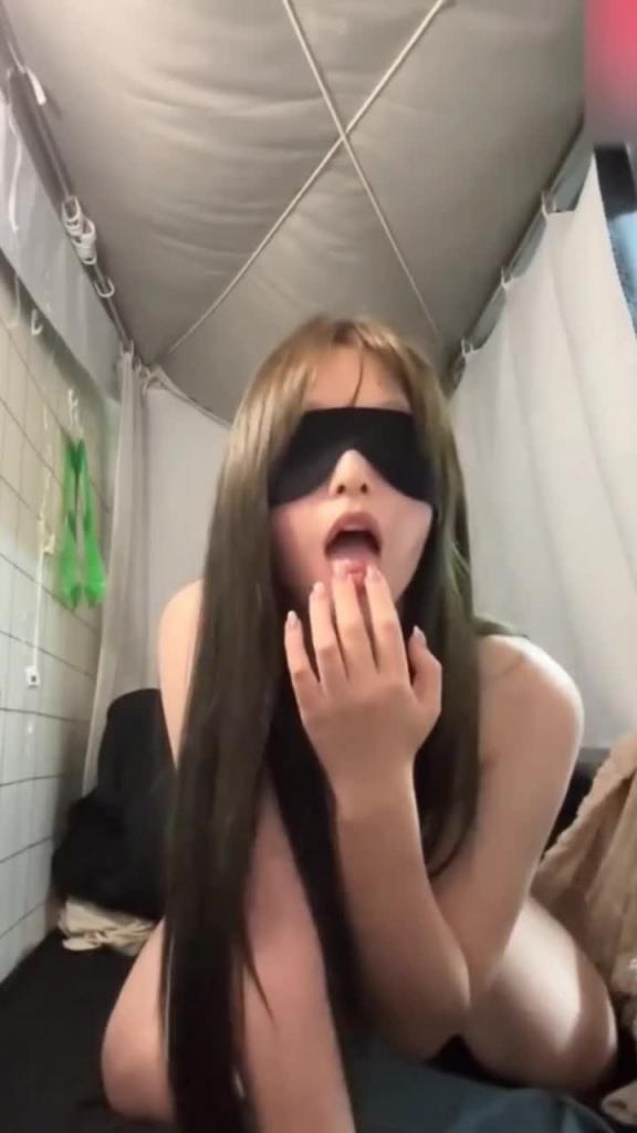 网调曝光某名牌高校美院反差母狗露脸调教淫语宿舍自拍 预览截图 5
