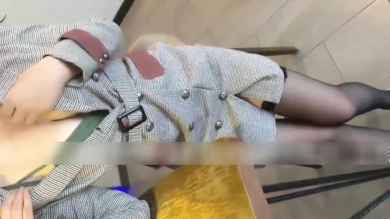 对这种毫无抵抗力?平时一本正经,被按下激烈抽插叫的真骚 预览截图 1