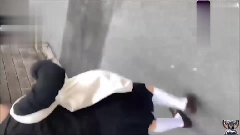 【真实破处】高二班主任约学生酒店单独补课，谁知禽兽班主任强行插入内射 预览截图 7
