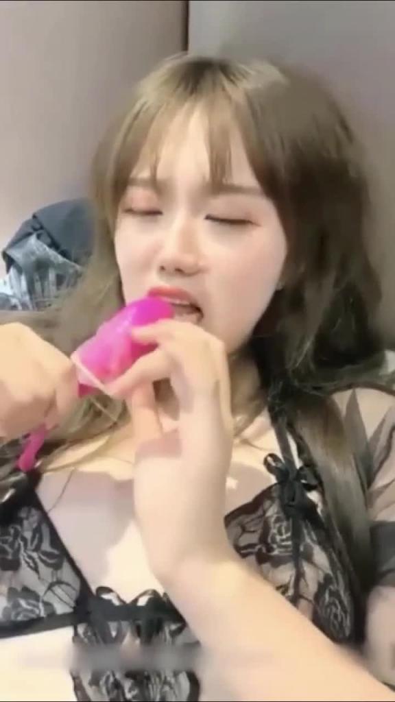 SM调教极品女神小骚逼嗷嗷叫 预览截图 1