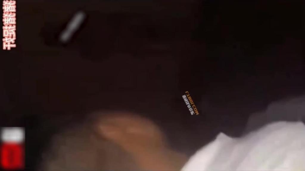 【捉奸名场面】大街上被扒光衣服打耳光剪头发，都挺惨，还有漂亮少妇，不能错过的精彩合集 预览截图 4