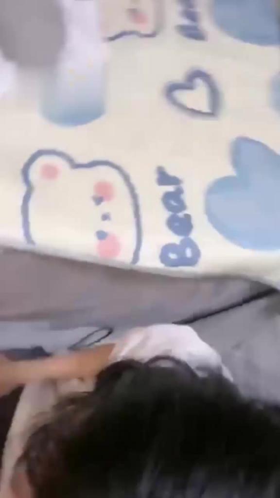 清纯学生妹SM调教 第一次调教哭的梨花带两，家里负债父亲跑路被迫当母狗 预览截图 12