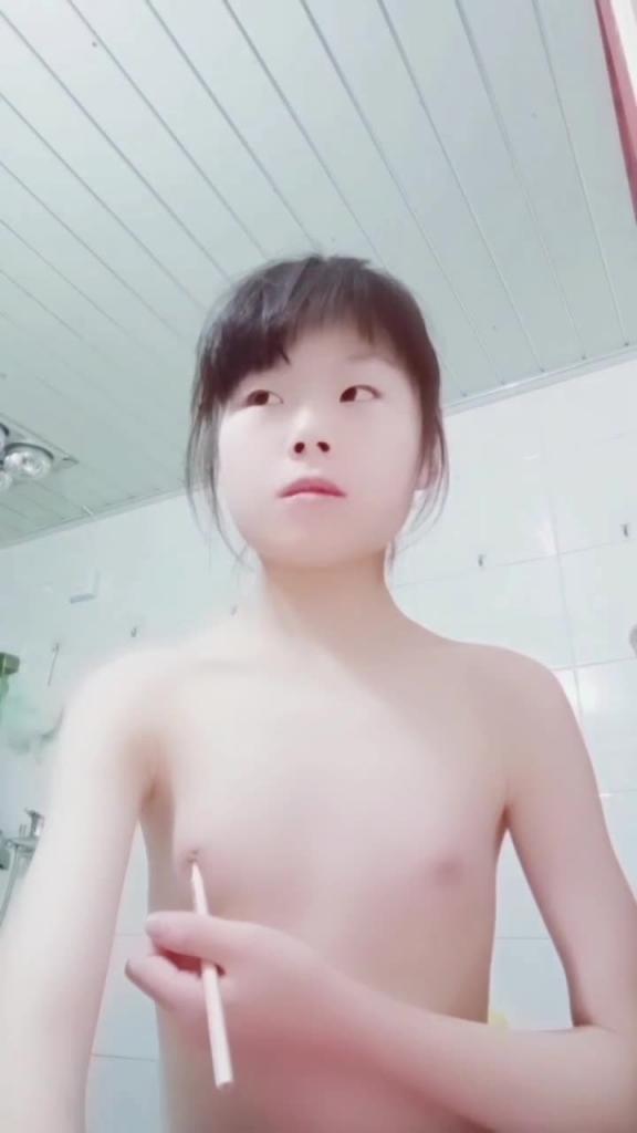 调教小母狗户外脱衣服 预览截图 11