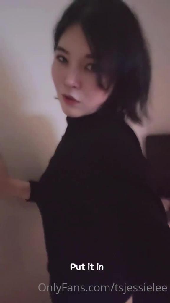 韩国高质量TS tsjessielee (Jessie Lee) 反差婊TS打飞机教学 OFZYCB223 预览截图 3